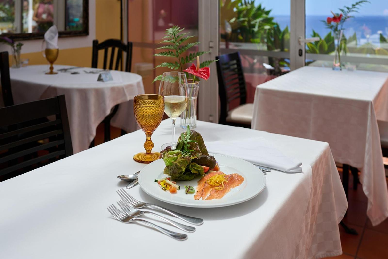 Inn & Art Madeira Canico  Exterior photo