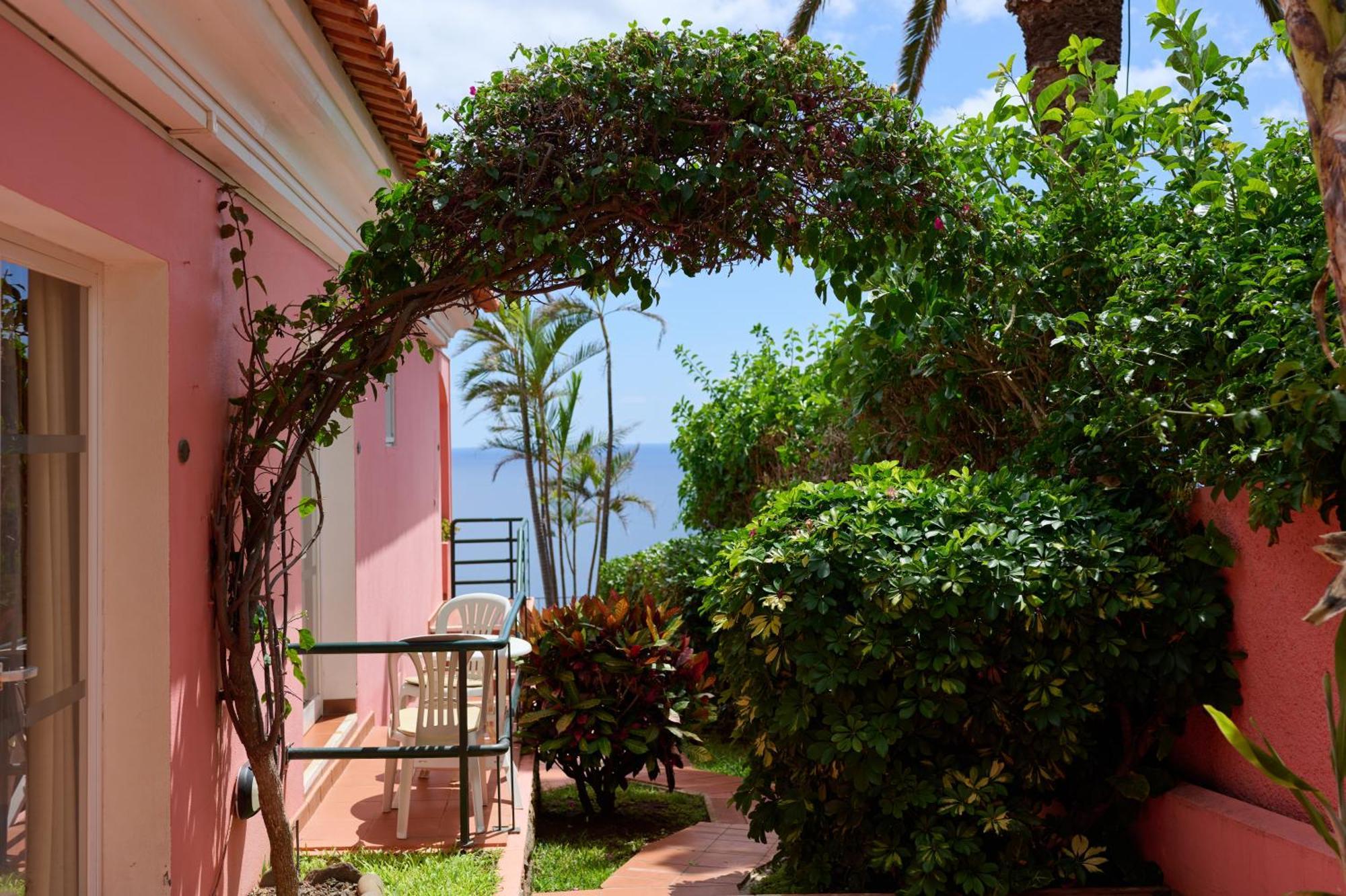 Inn & Art Madeira Canico  Exterior photo